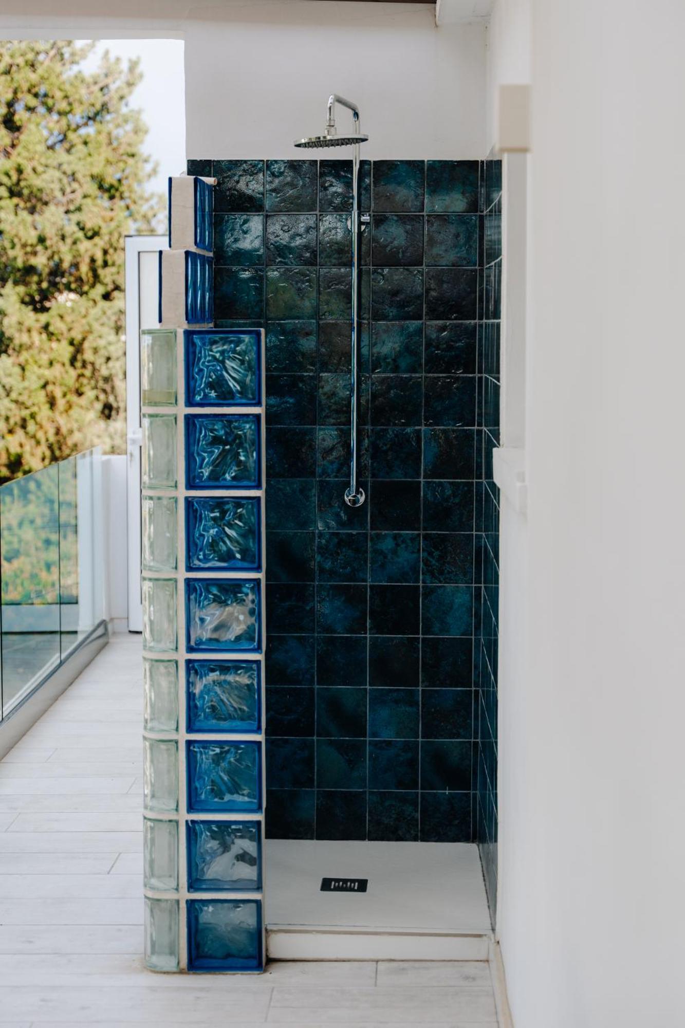 Zima Blue Apartment Zygi Екстериор снимка